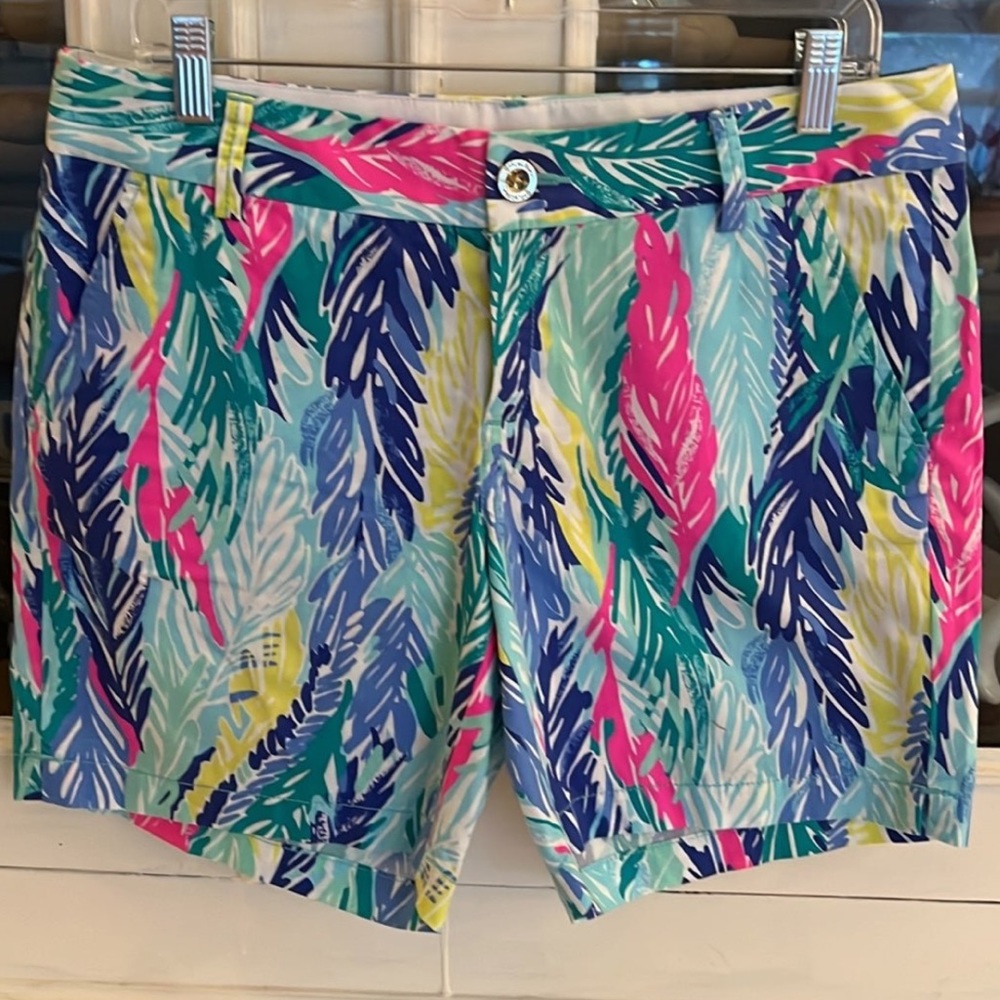 Lilly Pulitzer, Jayne Shorts, Sz 8, EUC, Light as a Feather Print